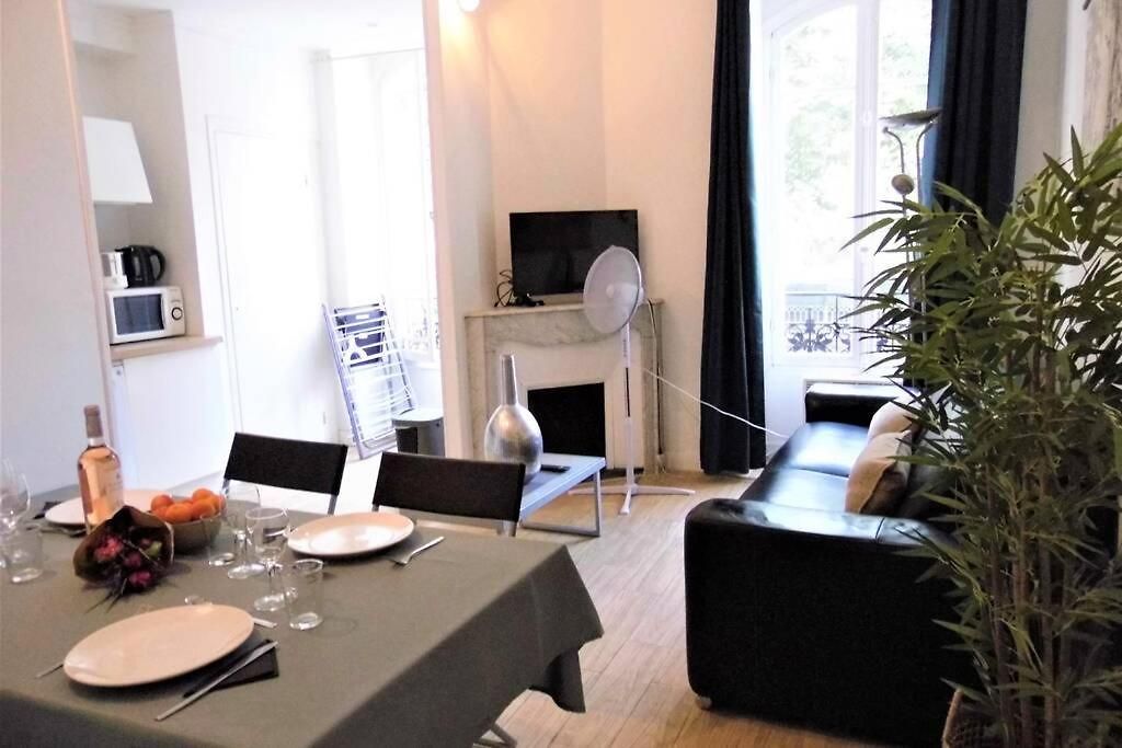 2 Spacious Bedrooms Near Riquier Station! Nice