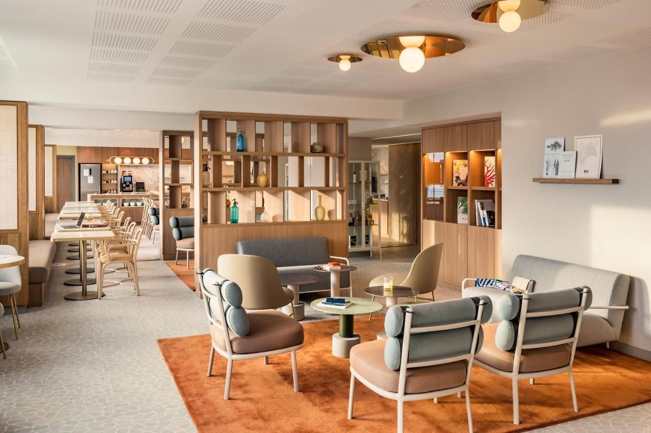 Okko Aéroport Hotel 4*