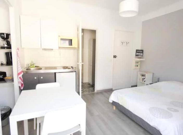 A Cote De La Mer, Climatise Bed & Breakfast