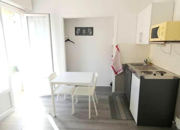 A Cote De La Mer, Climatise Bed & Breakfast
