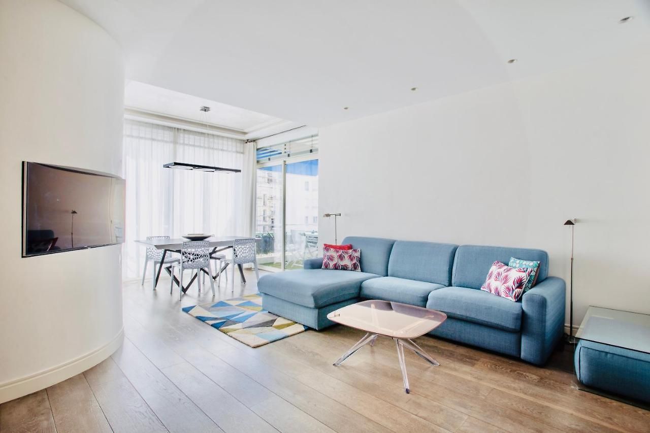 Luxurious 2 Bedrooms Apartment, 30 Meter From * Nice