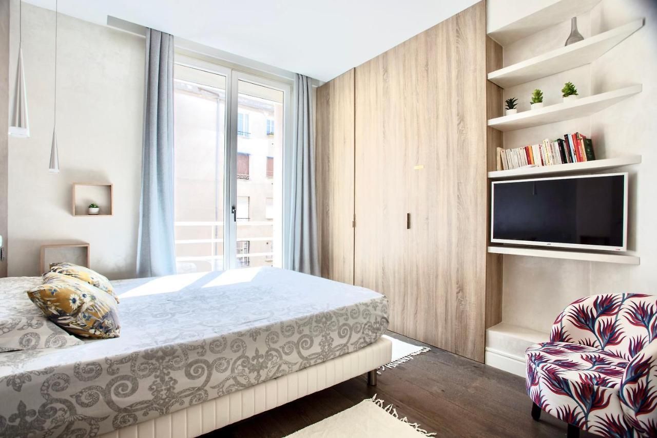 Luxurious 2 Bedrooms Apartment, 30 Meter From * Nice