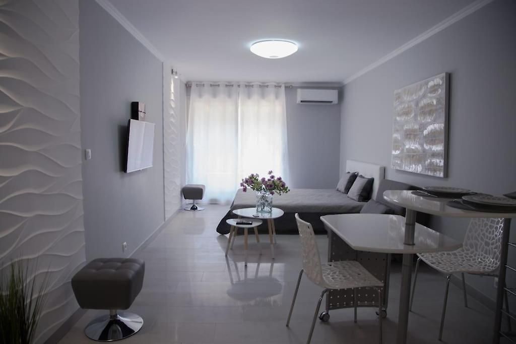 Stylish In Only 50 Meters From ! Apartment Nice