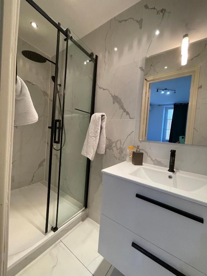 Spacious 3 Bedroom Flat Center - Magnificent View *