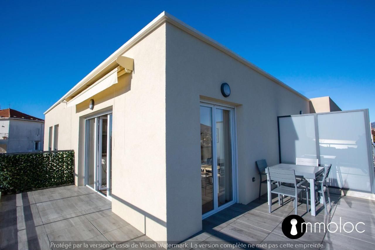 Air-conditioned With Pool Garage In A Luxury Hébergement de vacances