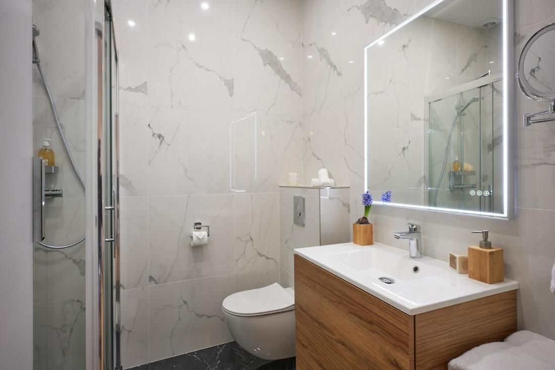 Sunlight - Daffia - Beautifully Renovated Studio, Pad In *