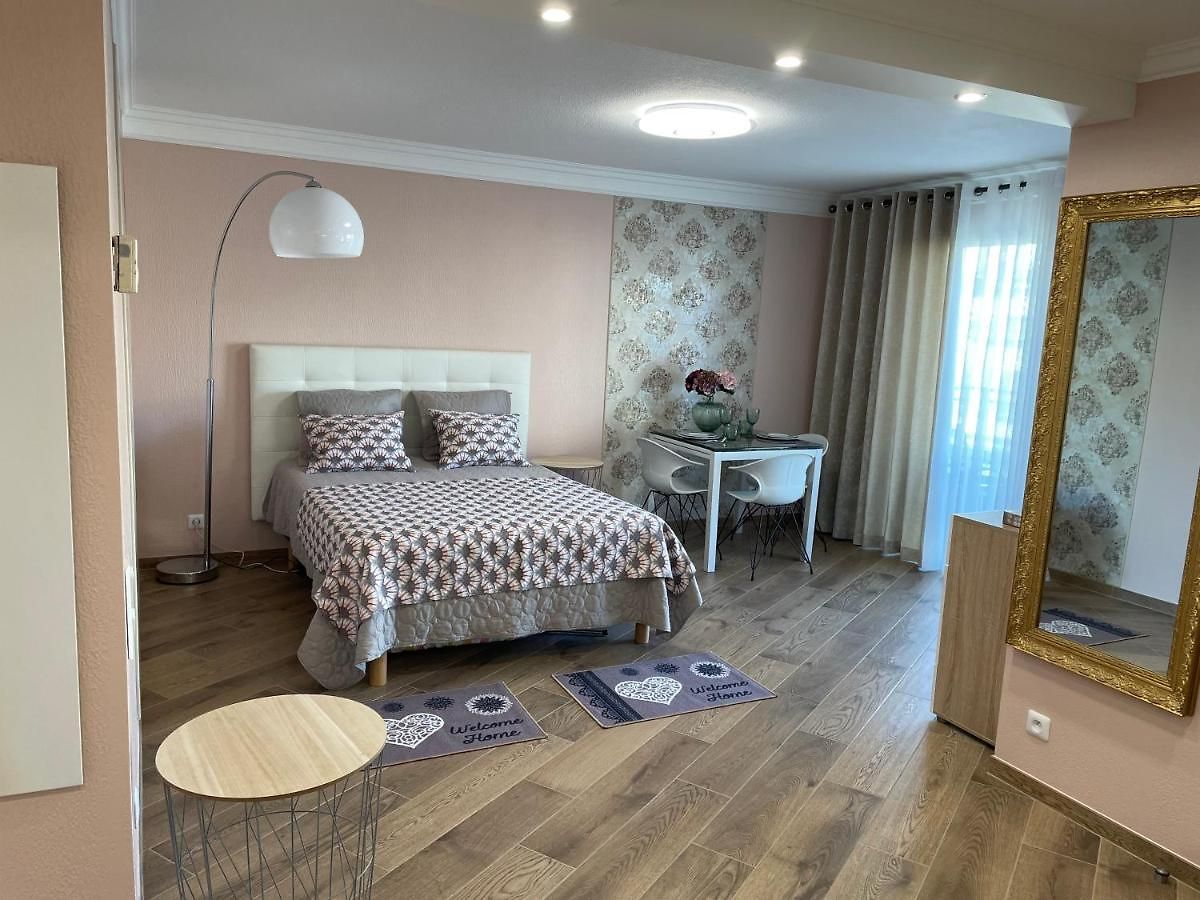 Appartement With Swimming Pool 60 Meters Near The Nice
