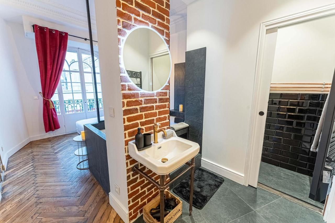 Apartment Jacuzzi-nice Quartier Des Musiciens-loft