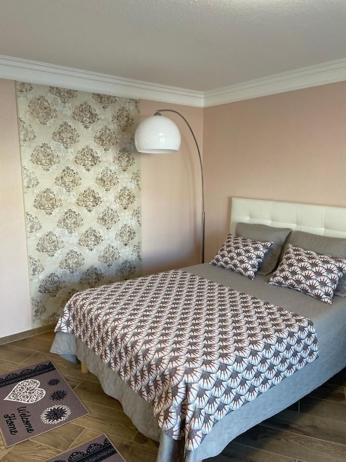 Appartement With Swimming Pool 60 Meters Near The Nice