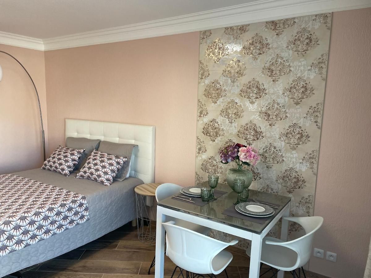 With Swimming Pool 60 Meters Near The Nice