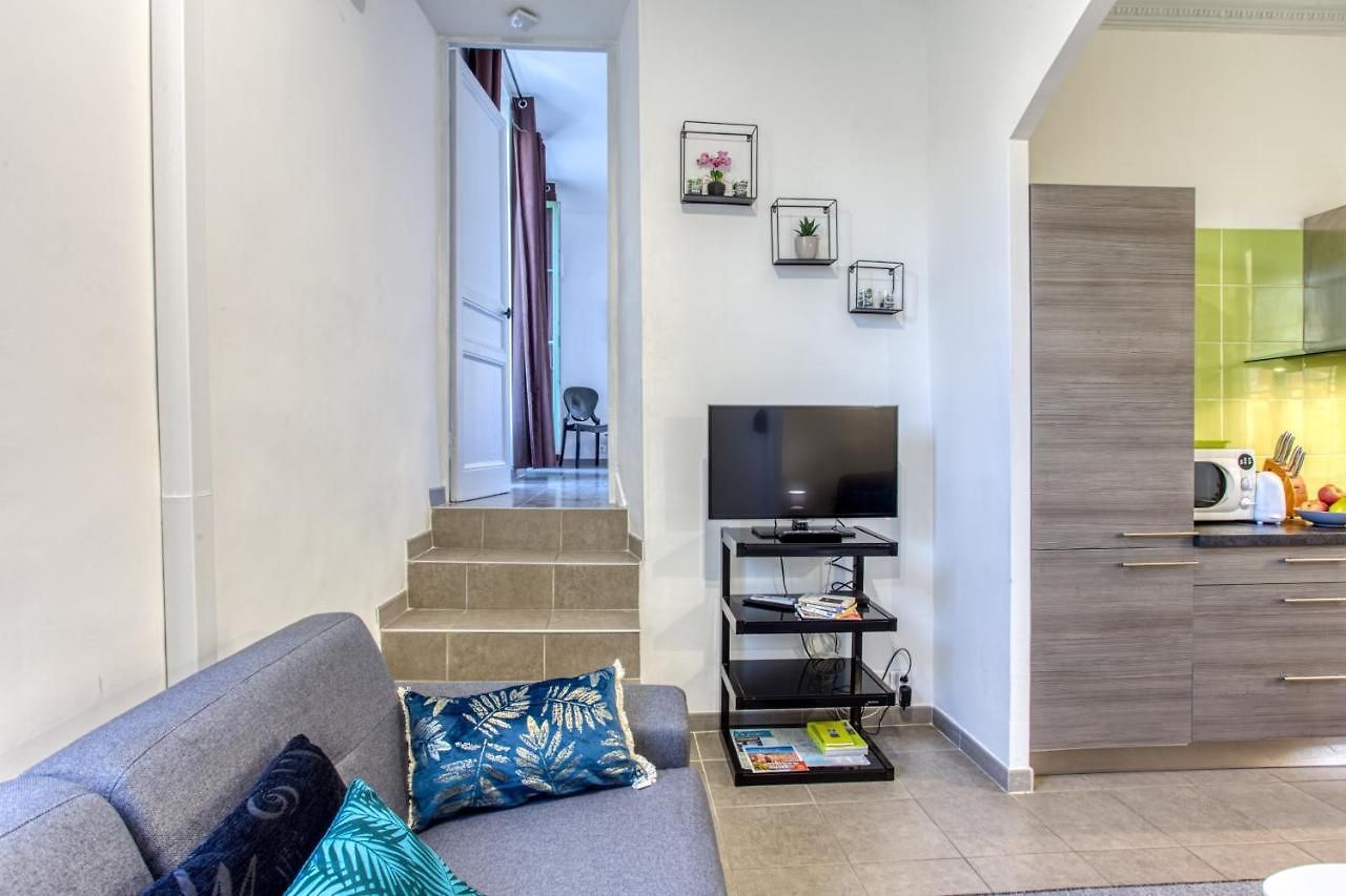 Apartment Le Jean Jaures - Refait A Neuf, Lumineux, Long Balcon, Jolie Vue, Wifi, Coeur Vieux-nice *