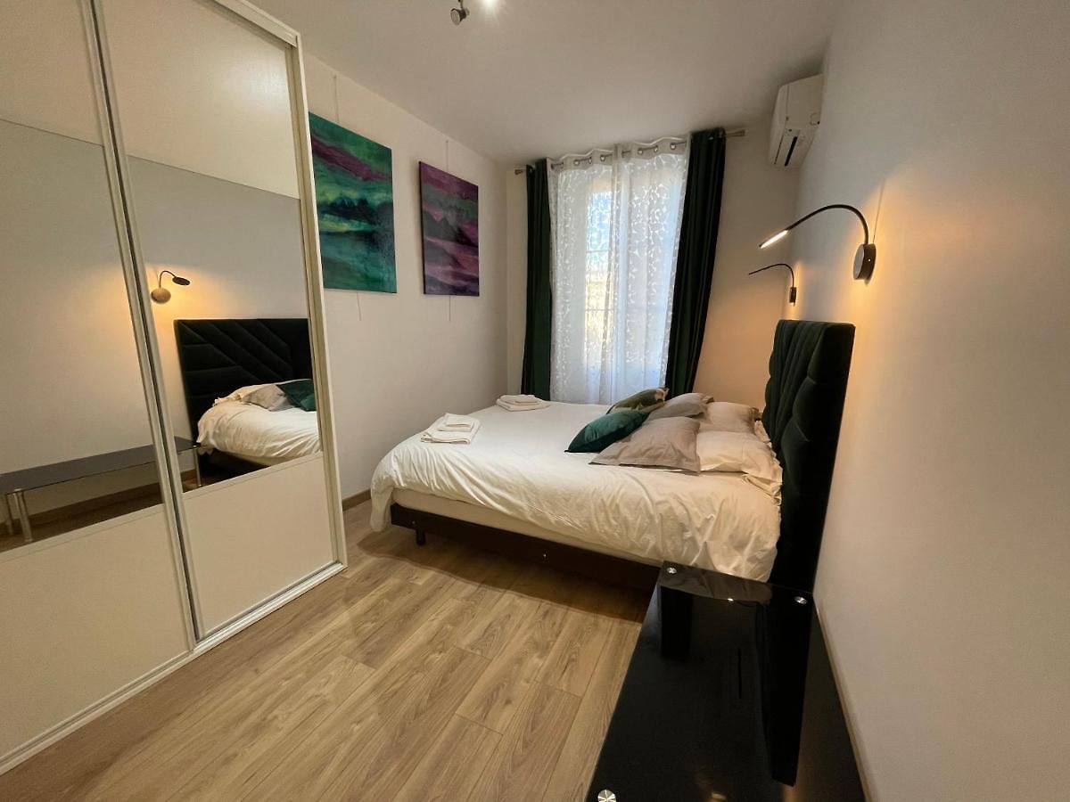 Spacious 3 Bedroom Flat Center - Magnificent View *