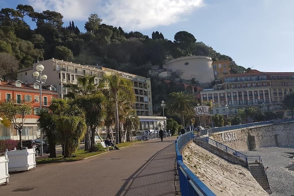 Appartement Studette En Plein Cœur Du Vieux Nice