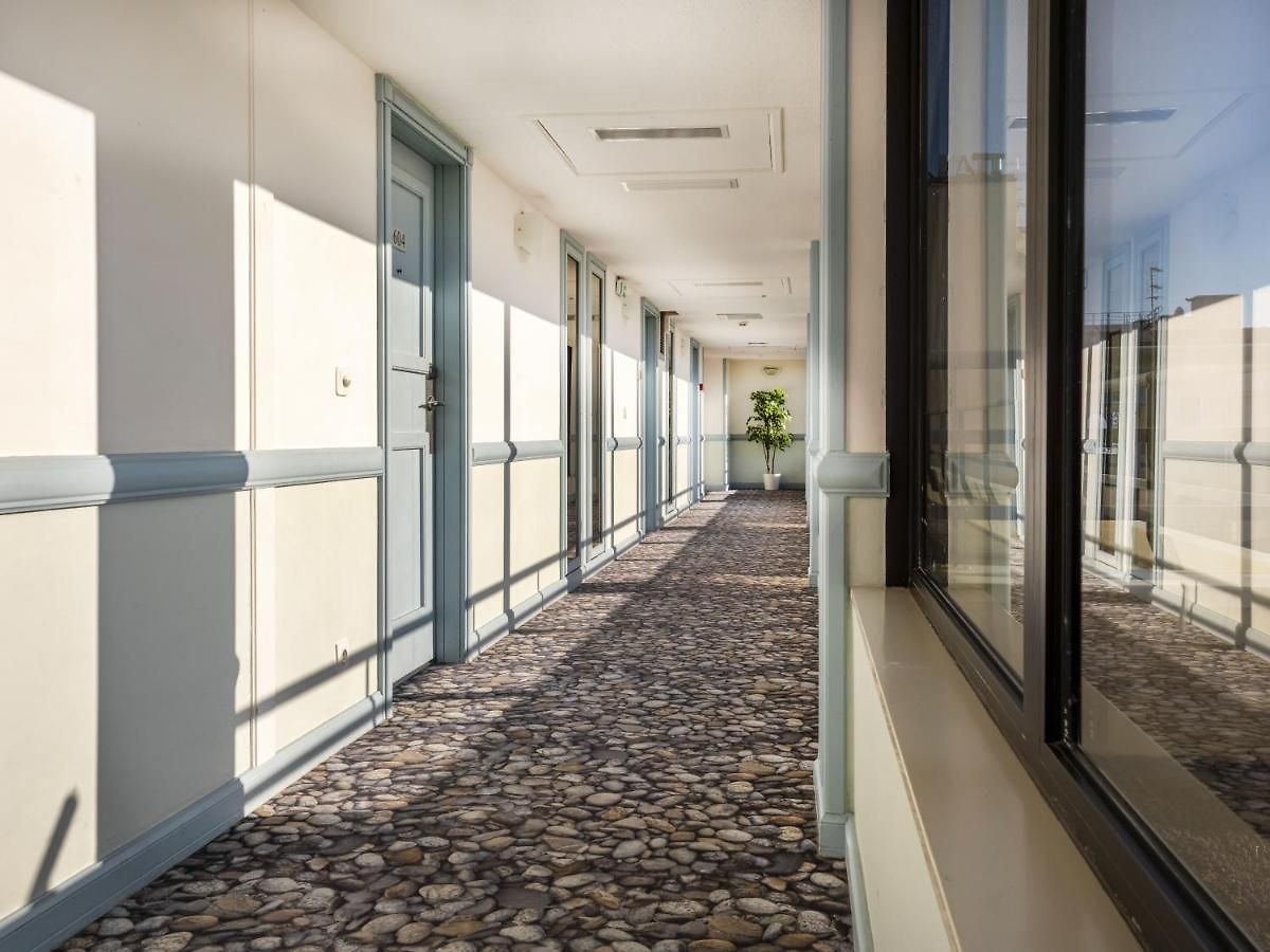 Riviera Hotel 4*