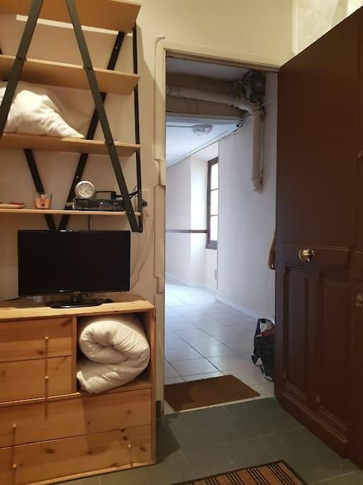 Appartement Studette En Plein Cœur Du Vieux *