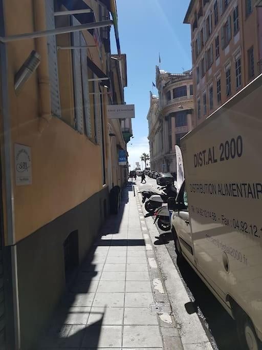 Appartement Studette En Plein Cœur Du Vieux Nice