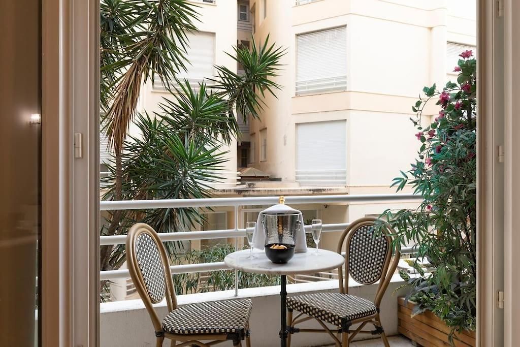 Promenade, 2pièces Chic Et Clim Avec Terrasse Location éligible Au Bail Mobilité Mobility Lease Appartement *