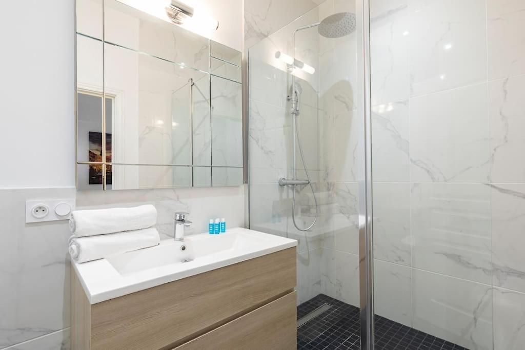 Promenade, 2pièces Chic Et Clim Avec Terrasse Location éligible Au Bail Mobilité Mobility Lease Appartement *