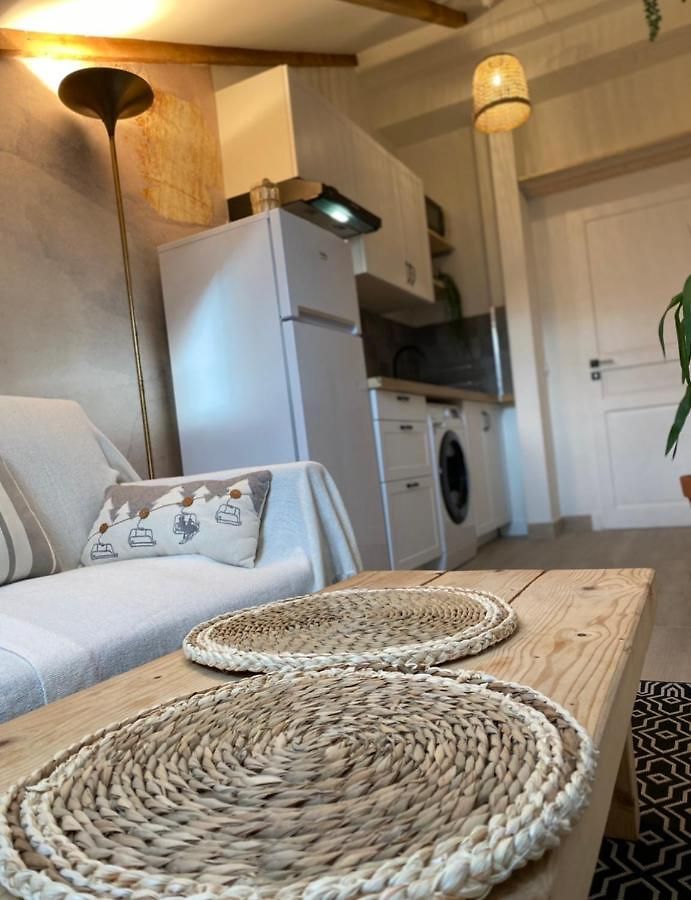 Lovely 1 Bedroom - Heart Of Apartment *