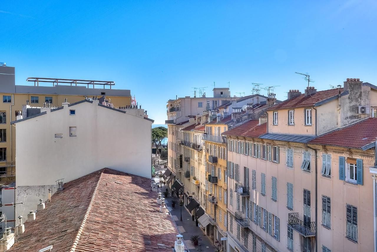 Lumineux Appartement- Carre D'or- Proche Mer *