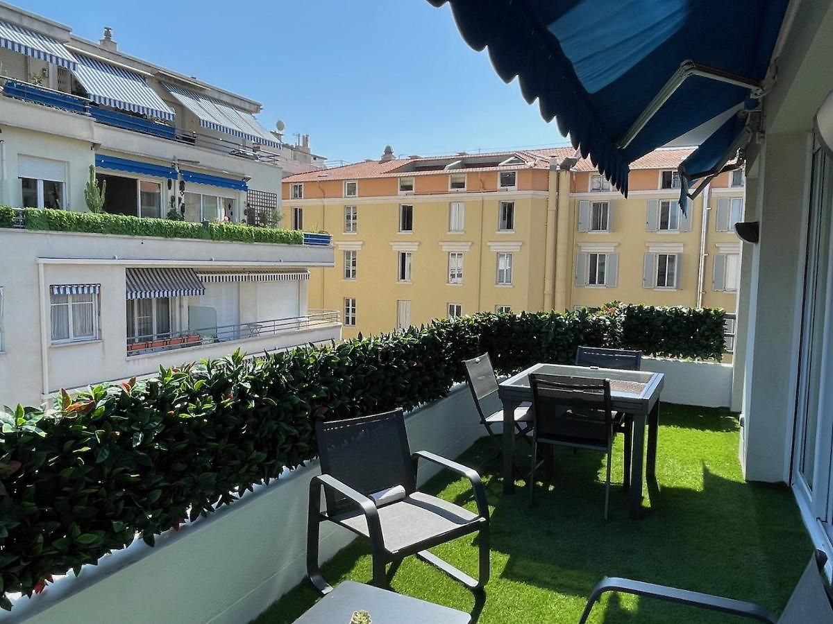Reine Marie :top Floor Carré D'or Avec Accès Direct à La Appartement *