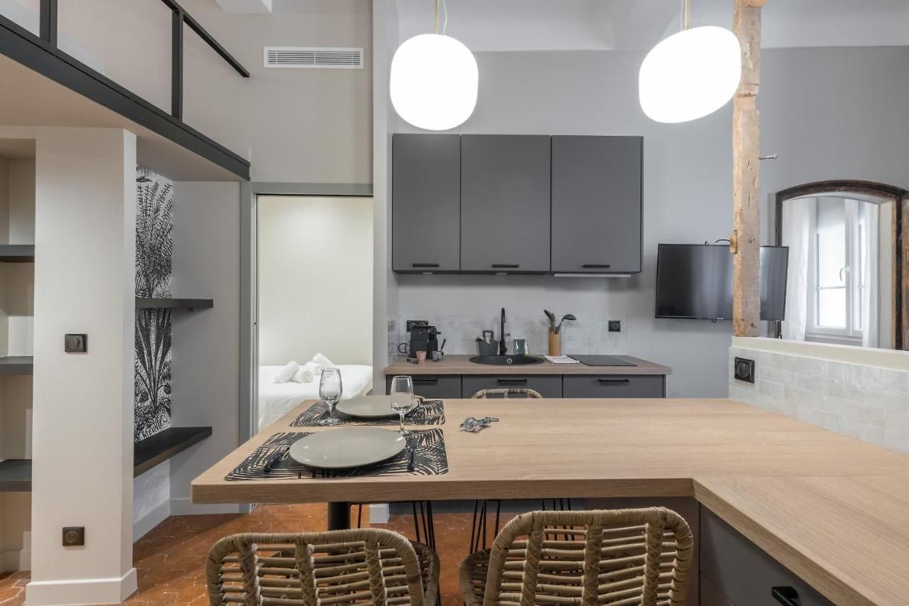Charming 2 Bdr Old Town Appartement Nice