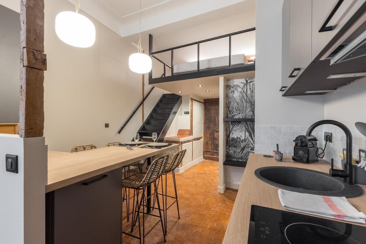 Charming 2 Bdr Old Town Appartement