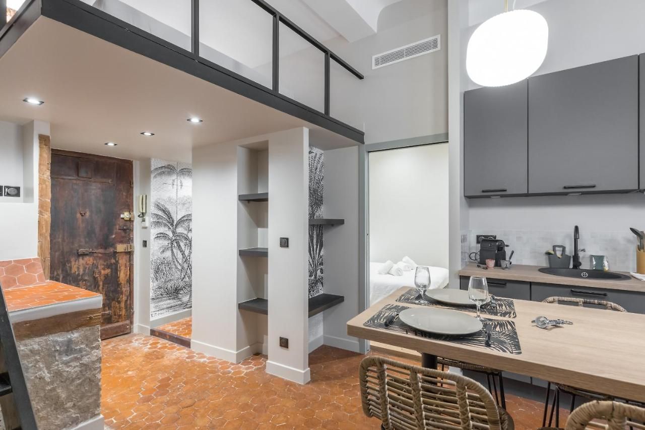Charming 2 Bdr Old Town Appartement Nice