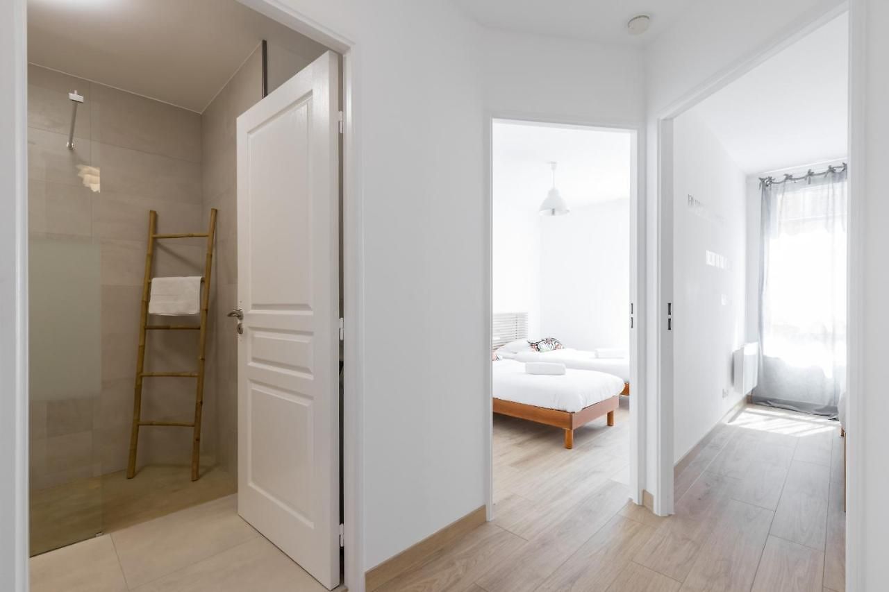 Large 2 Bdr At Port Appartement Nice