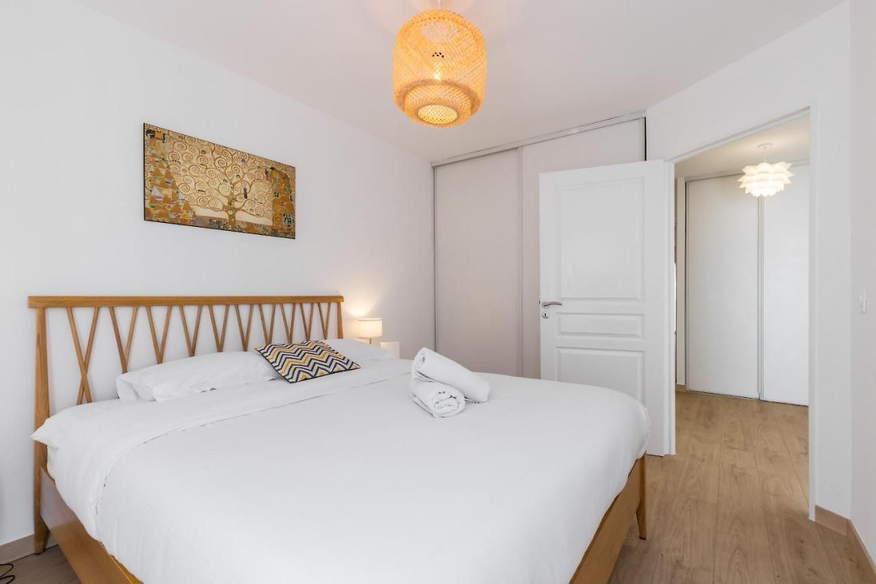 Appartement Large 2 Bdr At Port Nice