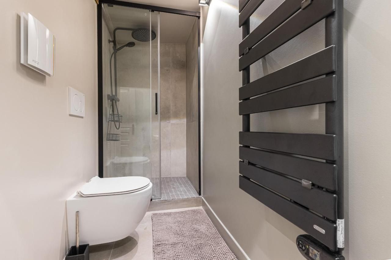 Charming 2 Bdr Old Town Nice