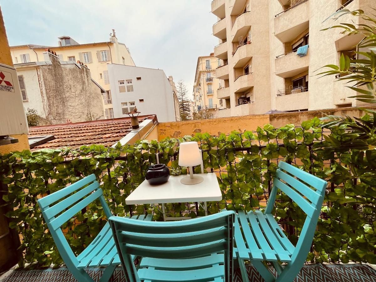 Renting - Paganini - Spacious - 2 Bedrooms - King Bed - Bathtub - Heart Of Appartement *