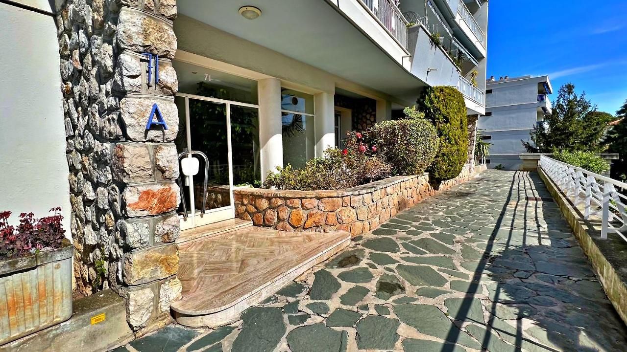 La Lanterna Appartement *