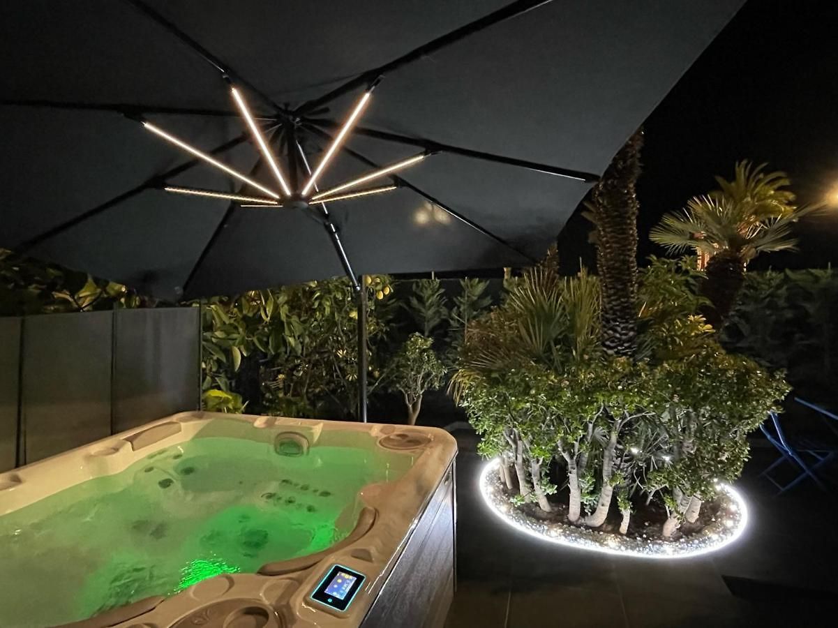 Apartment Luxury Garden Jacuzzi Promenade *