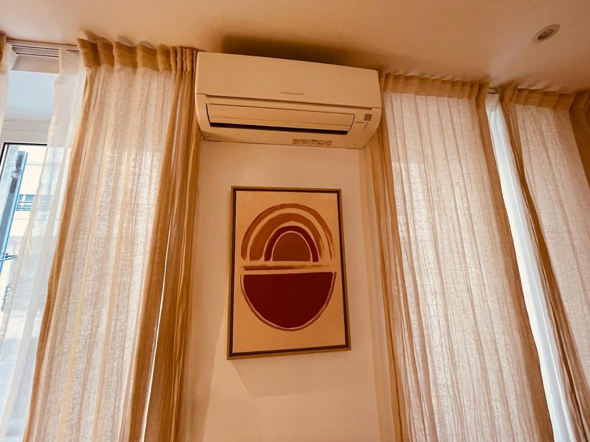 Renting - Paganini - Spacious - 2 Bedrooms - King Bed - Bathtub - Heart Of Appartement *