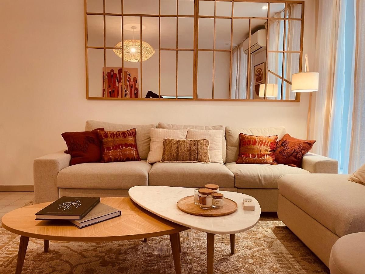 Renting - Paganini - Spacious - 2 Bedrooms - King Bed - Bathtub - Heart Of Appartement *