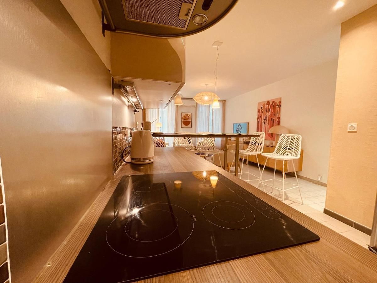 Appartement Renting - Paganini - Spacious - 2 Bedrooms - King Bed - Bathtub - Heart Of