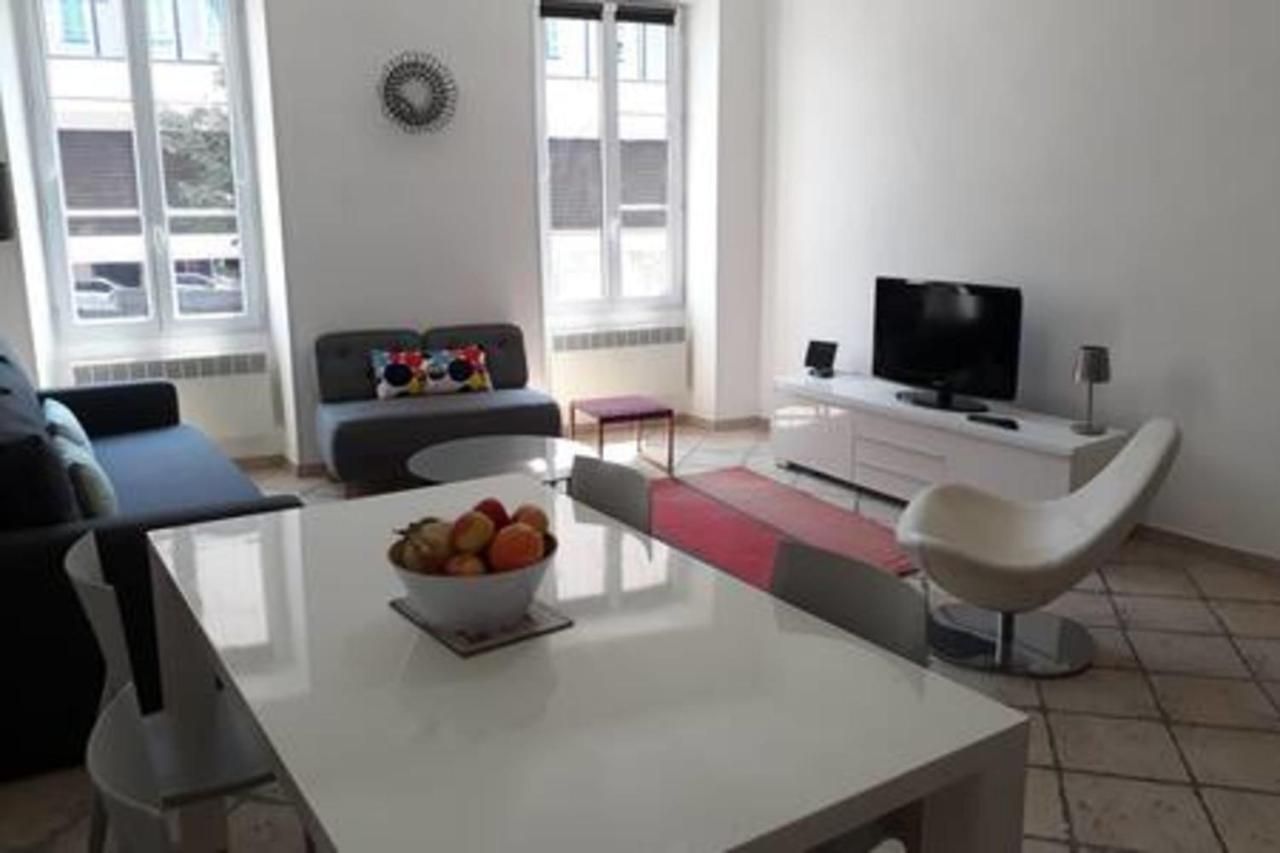 Spacious Wifi Next To The Port Appartement
