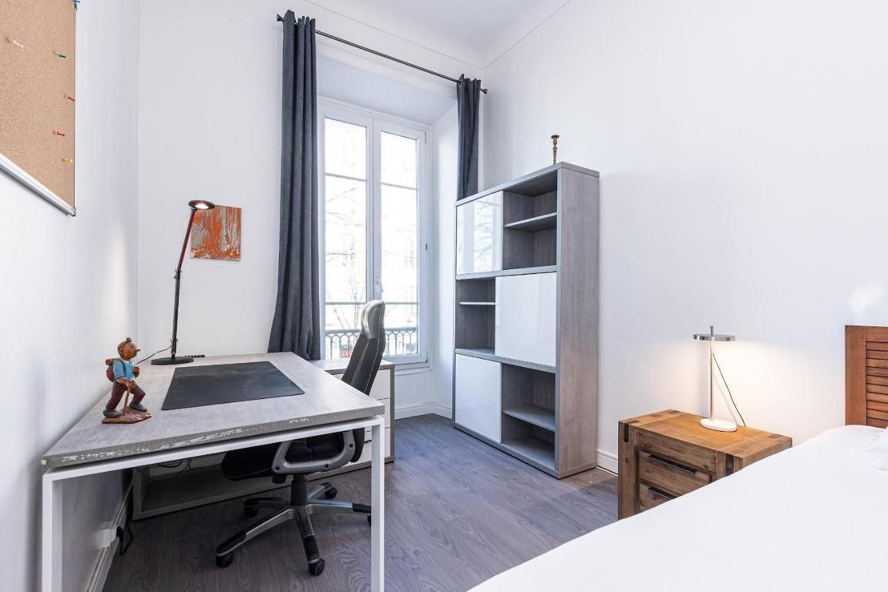 Apartment Jean Medecin Av - Large 2 Bdrs Ac *