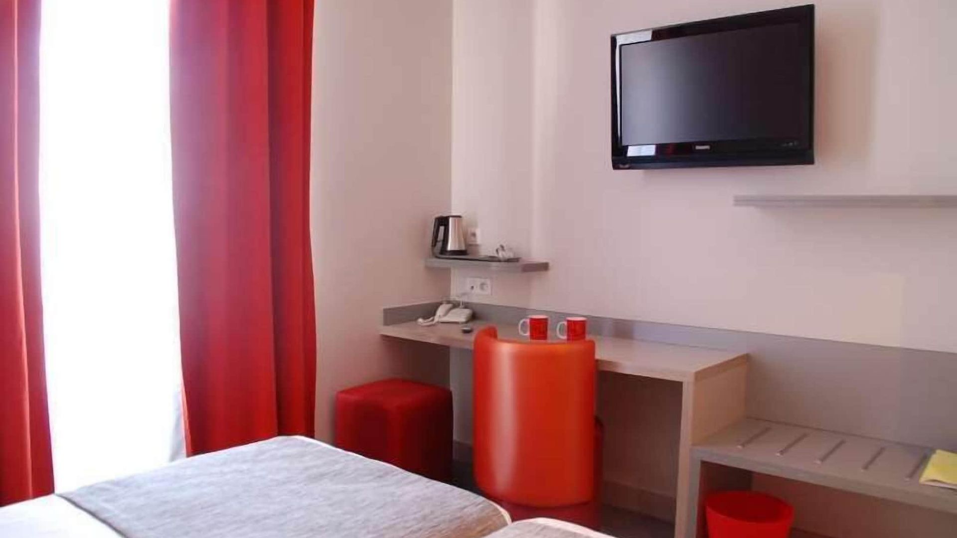 Hotel De La Fontaine 3*