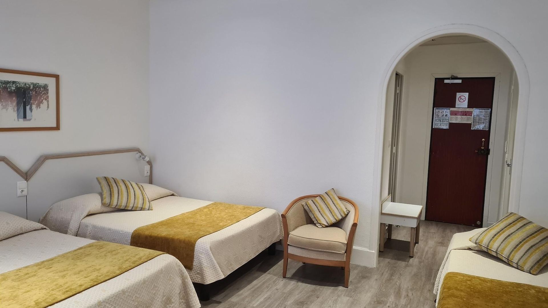 Hotel Busby 3*