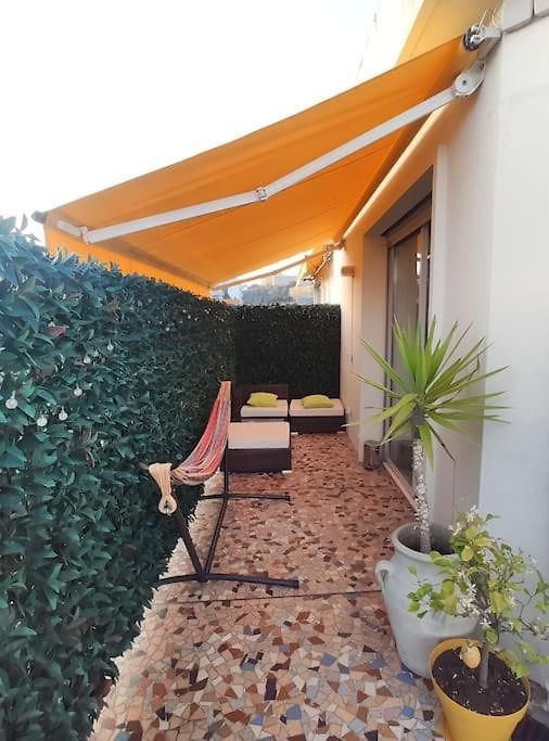 Appartement Studio Terrasse Vue à 1min De La Et Tram *