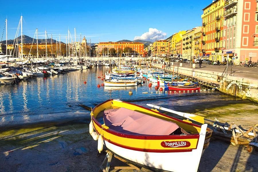Quiet Floor 2 Bedroom Flat Near Port With Lift Balcony Ac And Fast Wifi *