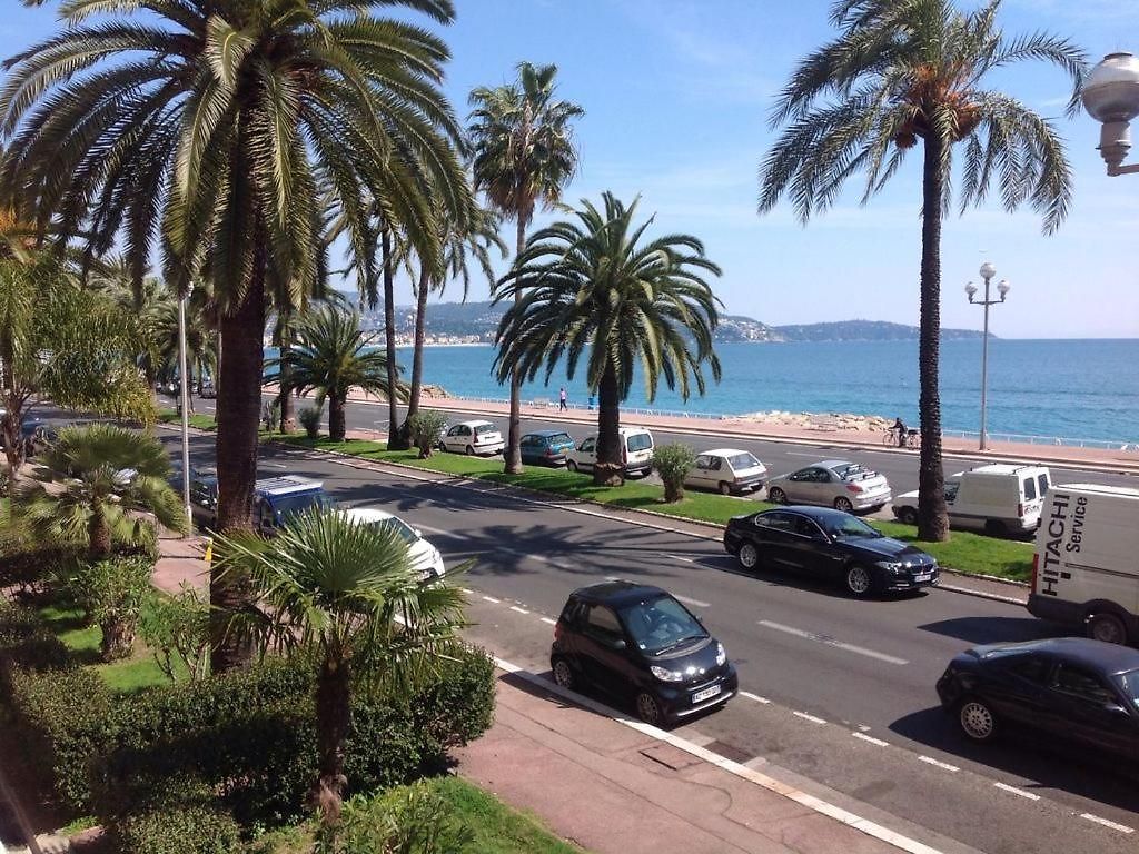 Studio-terrasse A Carras Nice