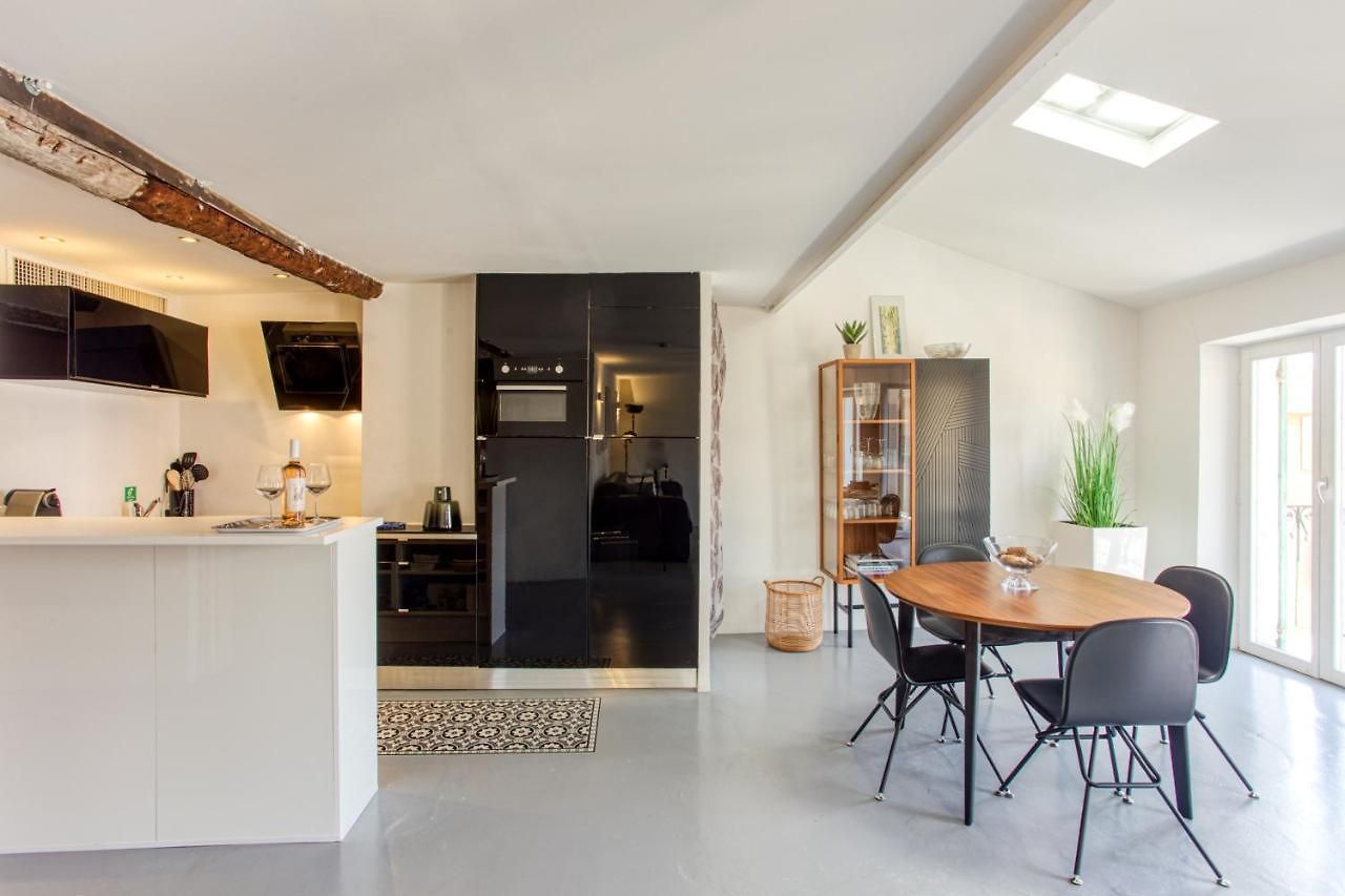 Ross 5- F2, Lumineux, Balcon, Loft, Clim, Vieux-nice Nice