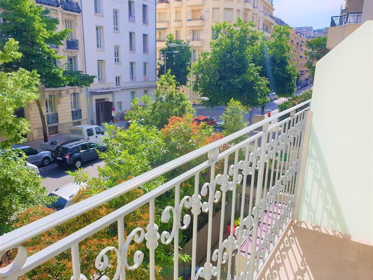 Le Duplex Proche 202 *
