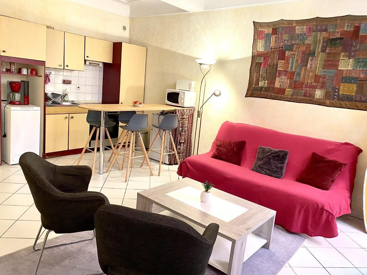 Appartement T2 à 50m De Promenade Des *