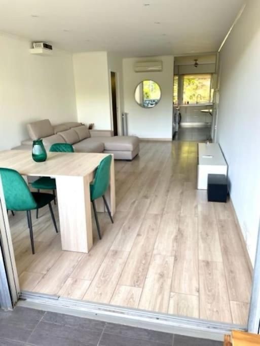 Appartement En Résidence Avec Piscine, Cinéma *