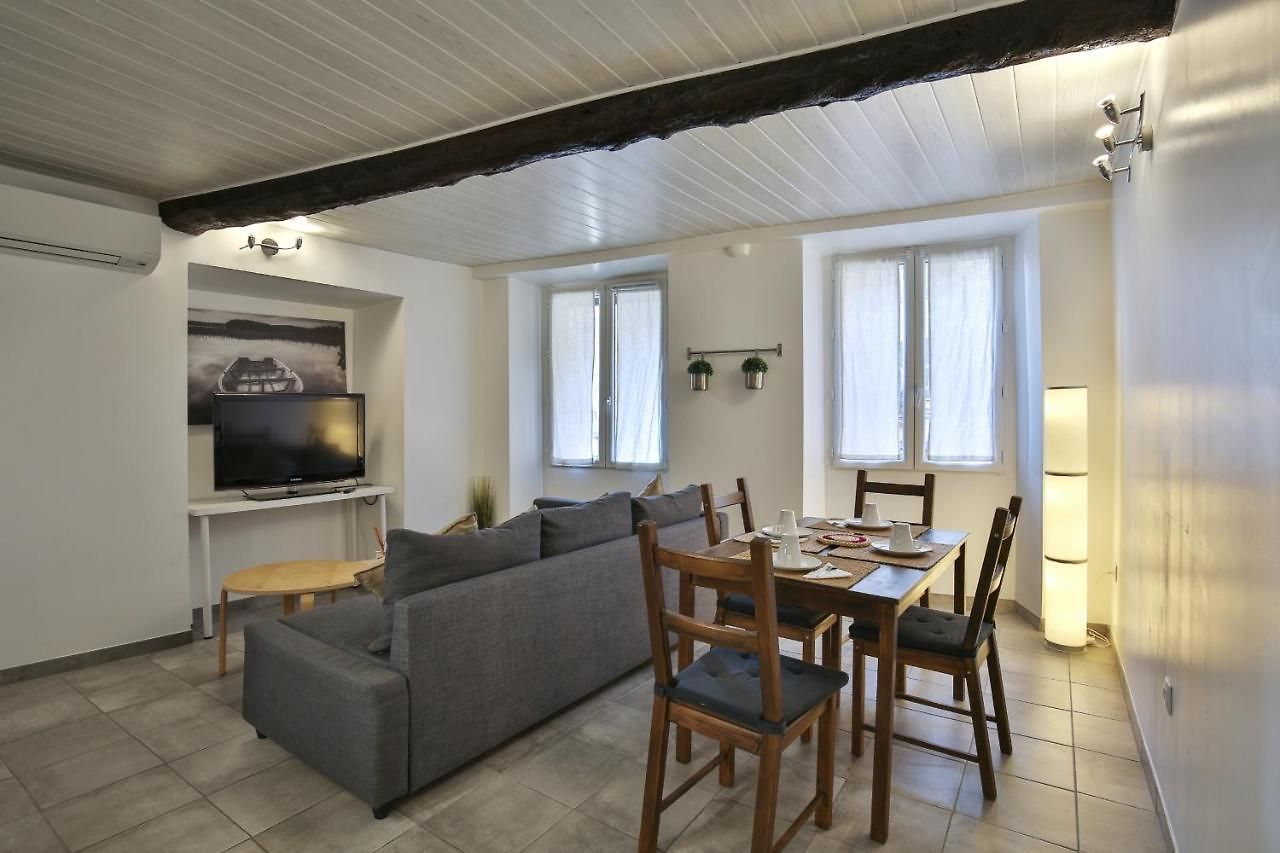 Apartment Jolie 2 Pieces Quartier Bonaparte/ Clim