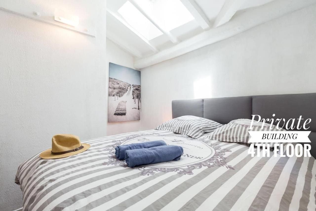 Private Building, 4 Apts, Unique At Nice- Old Town Appartement *